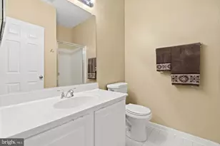 20447 Chesapeake Square, Sterling, VA 20165 - Photo 19