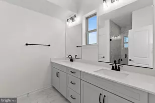 19763 Sepia Sq, Ashburn, VA 20147 - Photo 11