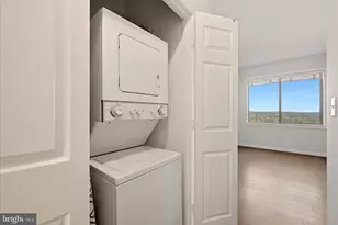 19375 Cypress Ridge Terrace, Leesburg, VA 20176 - Photo 37