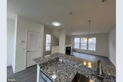 22988 Fontwell Square, Sterling, VA 20166 - Photo 9