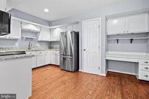 21098 Cornerpost Square, Ashburn, VA 20147 - Photo 9