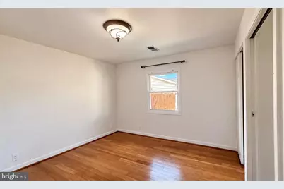 609 S Alder Avenue, Sterling, VA 20164 - Photo 17