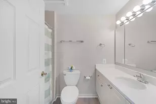 19355 Cypress Ridge Terrace, Leesburg, VA 20176 - Photo 17