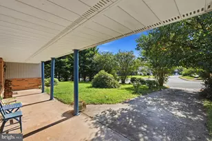 206 E Brunswick St, Sterling, VA 20164 - Photo 3