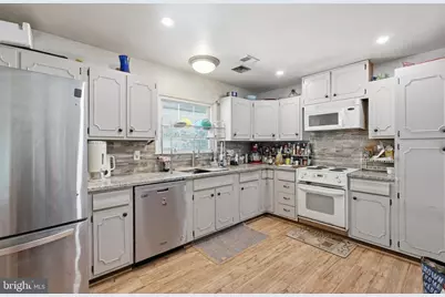 206 E Brunswick Street, Sterling, VA 20164 - Photo 7