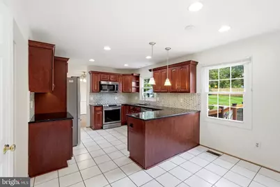 102 N Laura Anne Drive, Sterling, VA 20164 - Photo 9