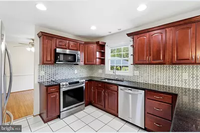 102 N Laura Anne Drive, Sterling, VA 20164 - Photo 7