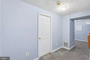 102 N Laura Anne Dr, Sterling, VA 20164 - Photo 35