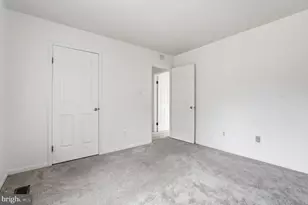102 N Laura Anne Dr, Sterling, VA 20164 - Photo 31