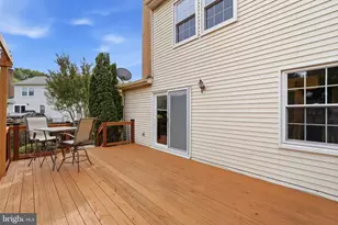 102 N Laura Anne Dr, Sterling, VA 20164 - Photo 41