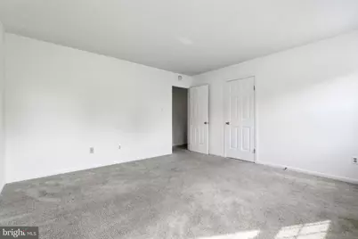 102 N Laura Anne Drive, Sterling, VA 20164 - Photo 33