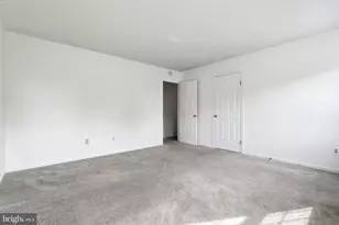 102 N Laura Anne Dr, Sterling, VA 20164 - Photo 33