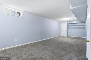 102 N Laura Anne Dr, Sterling, VA 20164 - Photo 37