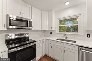 312 E Amhurst St, Sterling, VA 20164 - Photo 17