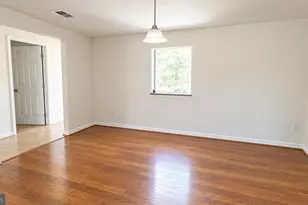 185 Meadows Ln NE, Leesburg, VA 20176 - Photo 7