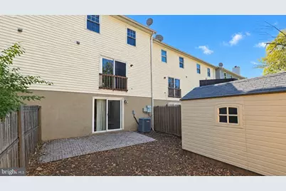 185 Meadows Lane NE, Leesburg, VA 20176 - Photo 5