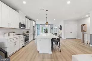 21100 Southbank St, Potomac Falls, VA 20165 - Photo 5