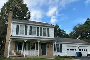 10603 Oxford Ct, Great Falls, VA 22066 - Photo 1