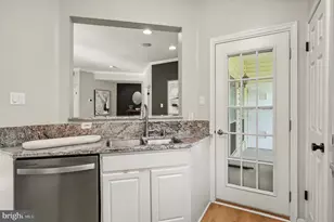 676 Gateway Dr SE, Leesburg, VA 20175 - Photo 11
