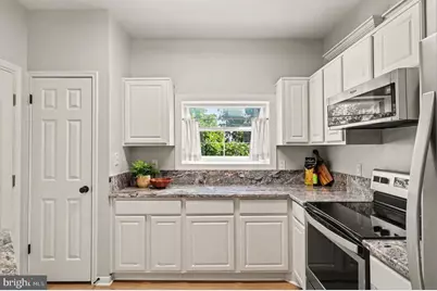 676 Gateway Drive SE #812, Leesburg, VA 20175 - Photo 7