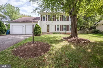 10136 Yorktown Drive, Great Falls, VA 22066 - Photo 11