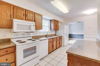 10136 Yorktown Drive, Great Falls, VA 22066 - Photo 19
