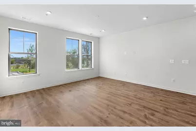 43833 Venetian Square, Ashburn, VA 20147 - Photo 3