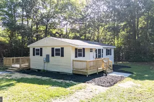 2029 Bluff Point Rd, Kilmarnock, VA 22482 - Photo 3