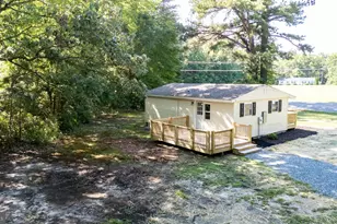 2029 Bluff Point Rd, Kilmarnock, VA 22482 - Photo 9