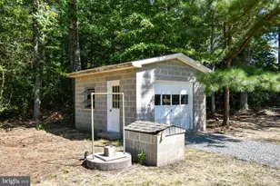 2029 Bluff Point Rd, Kilmarnock, VA 22482 - Photo 13