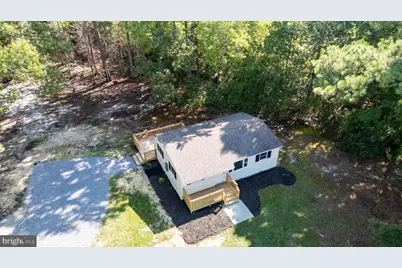 2029 Bluff Point Rd, Kilmarnock, VA 22482 - Photo 11