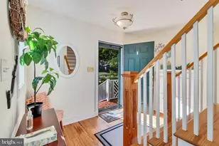 732 Middle Gate Ln, Irvington, VA 22480 - Photo 3