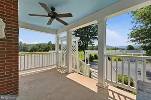6117 S F T Valley Rd, Etlan, VA 22719 - Photo 9