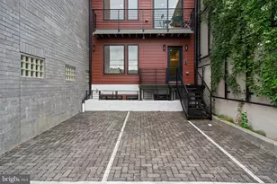 733 8th St SE, Washington, DC 20003 - Photo 1
