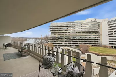 700 New Hampshire Avenue NW #609, Washington, DC 20037 - Photo 1