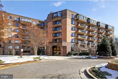 2111 Wisconsin Avenue NW #718, Washington, DC 20007 - Photo 1