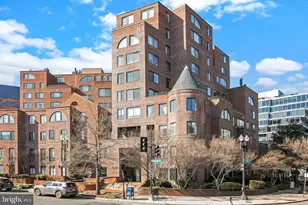 3 Washington Cir NW, Washington, DC 20037 - Photo 1