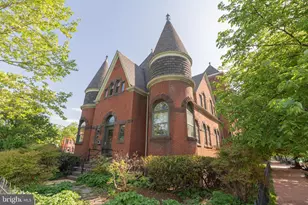 350 9th St SE, Washington, DC 20003 - Photo 1