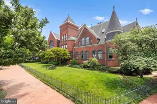 350 9th St SE, Washington, DC 20003 - Photo 1