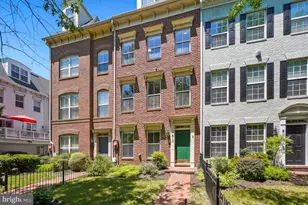 815 G St SW, Washington, DC 20024 - Photo 1