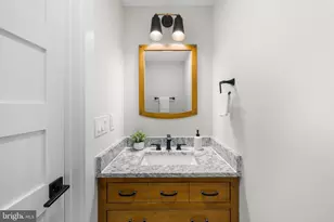 1421 Meridian Pl NW, Washington, DC 20010 - Photo 15