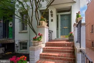 208 12th St SE, Washington, DC 20003 - Photo 1