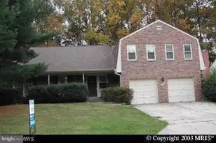 9918 E Derbyshire Ln, Bethesda, MD 20817 - Photo 1