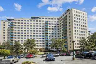10201 Grosvenor Pl, North Bethesda, MD 20852 - Photo 1