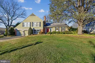 9025 Paddock, Potomac, MD 20854 - Photo 1