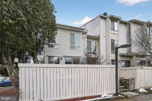 10200 Ridgeline Dr, Gaithersburg, MD 20886 - Photo 1