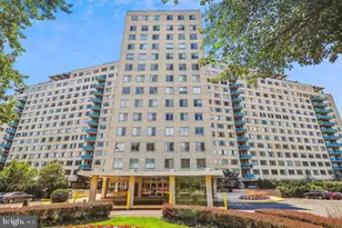 10500 Rockville Pik, Rockville, MD 20852 - Photo 1