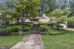 6928 Winterberry Ln, Bethesda, MD 20817 - Photo 1