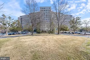 10201 Grosvenor Pl, Rockville, MD 20852 - Photo 1