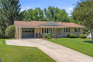 9008 Edgewood Dr, Gaithersburg, MD 20877 - Photo 1